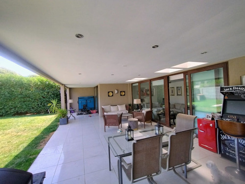 Arriendo Casa 4D en suite Walk-in cl&oacute;set 4B 3E Chicureo - Colina