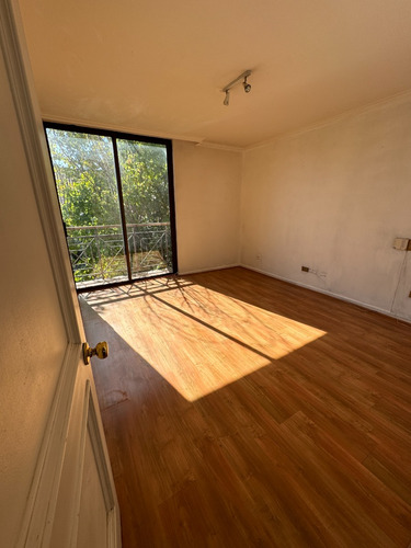 Arriendo Casa NO 4D en suite Walk-in cl&oacute;set 3B 1E San Carlos de Apoquindo - Las Condes