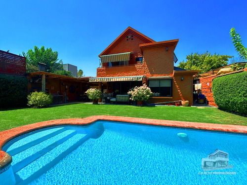 Venta Casa 5D en suite Walk-in cl&oacute;set 4B 4E 1B Metro Sim&oacute;n Bolivar - La Reina